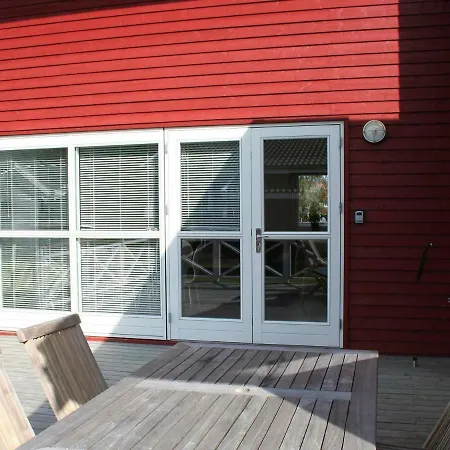 6 Person In Gudhjem-by Traum * Gudhjem